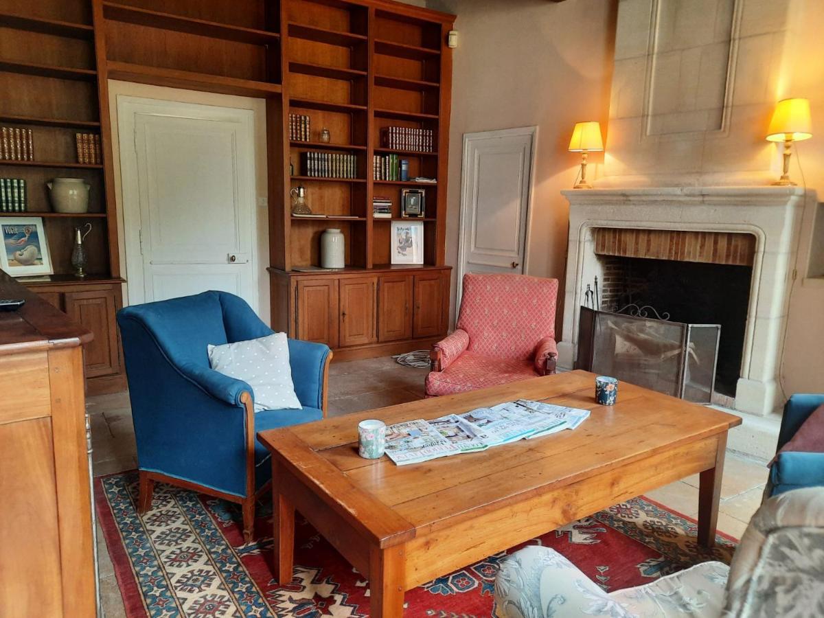 Maison Zola Bed & Breakfast Saint-Amand-Mont-Rond Bagian luar foto