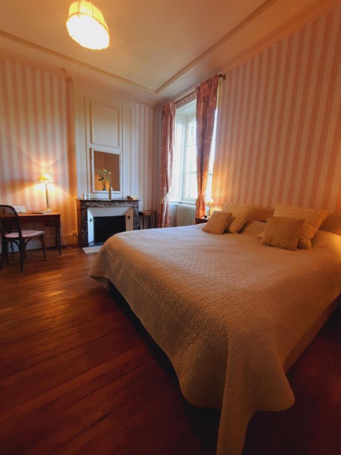 Maison Zola Bed & Breakfast Saint-Amand-Mont-Rond Bagian luar foto