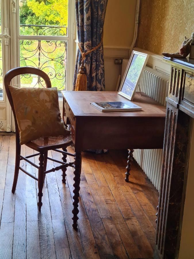 Maison Zola Bed & Breakfast Saint-Amand-Mont-Rond Bagian luar foto